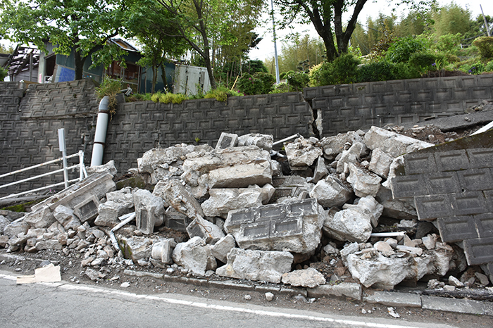 益城町内の擁壁の被害①